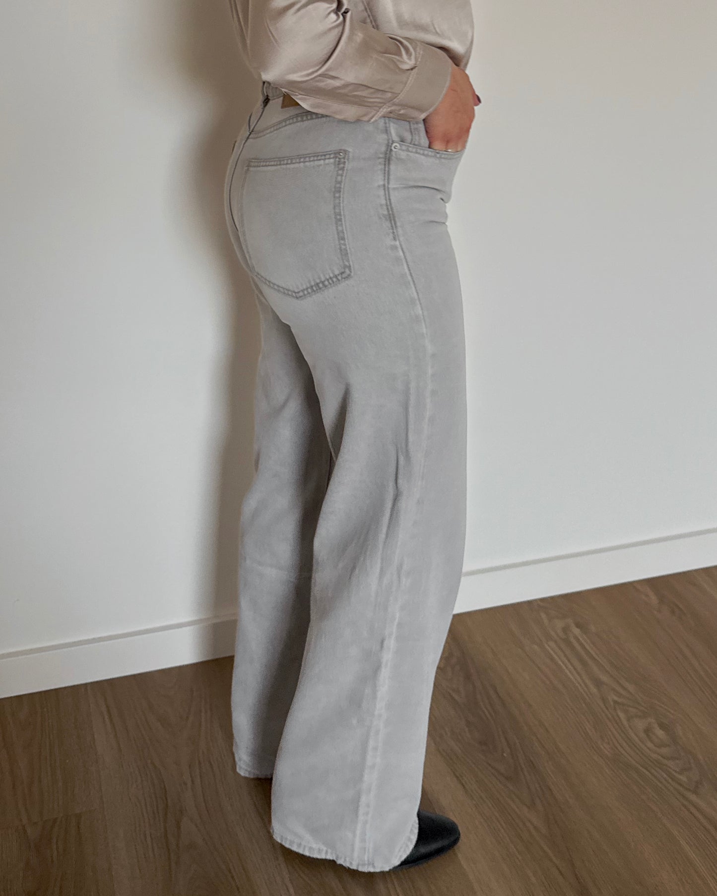 Wide leg grey jeans
